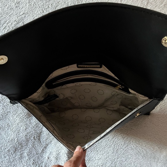 *NEW* Black Vegan leather BCBG Generation Clutch with wrist strap - Picture 4 of 9